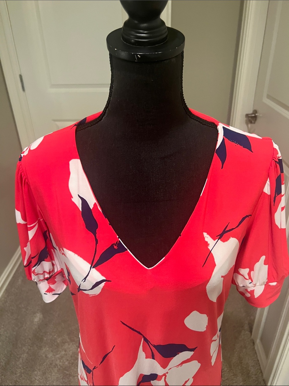 Coral Floral V-Neck Midi Dress with Navy & White Accents Size 14 - Picture 3 of 10